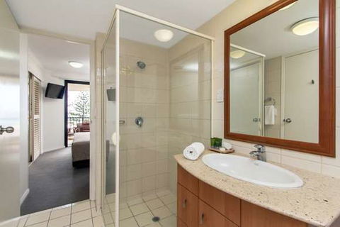 Mantra Coolangatta Beach - Accommodation Main Beach 3