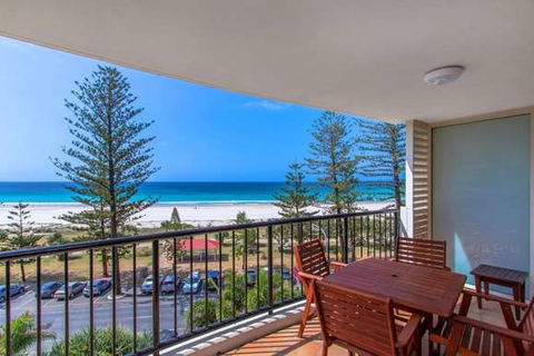 Mantra Coolangatta Beach - Accommodation Main Beach 4