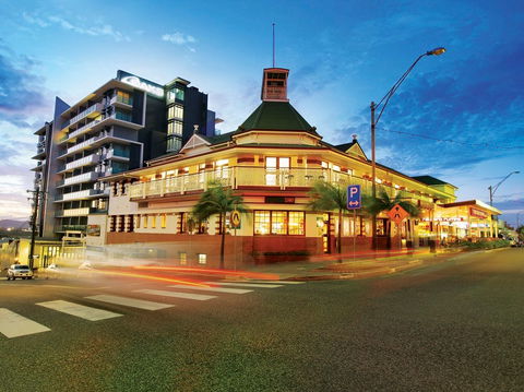 Oaks Grand Gladstone - Accommodation Main Beach 0