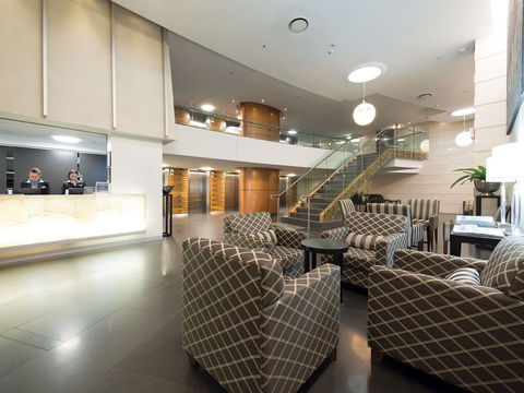 Oaks Aurora - Accommodation Main Beach 1