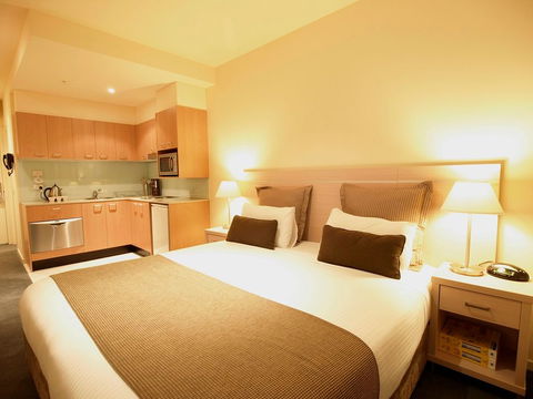 Oaks On Lonsdale - Accommodation Main Beach 2