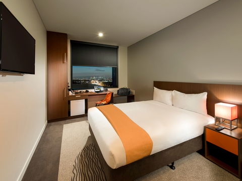 Ibis Brisbane Airport Hotel - Accommodation Main Beach 2