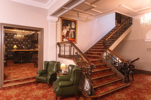 Hadley's Orient Hotel - Accommodation Main Beach 2