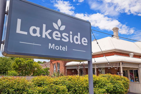 Hamilton Lakeside Motel - Accommodation Main Beach 2