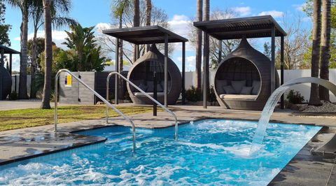 Federation Motor Inn - Accommodation Main Beach 2