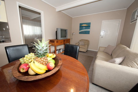 Admiral Motor Inn - Accommodation Main Beach 3