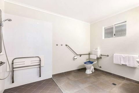 Econo Lodge Beachside - Accommodation Main Beach 17