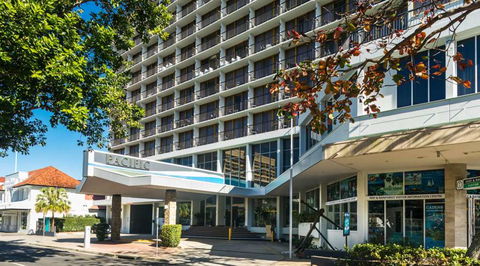 Pacific Hotel Cairns - Accommodation Main Beach 1