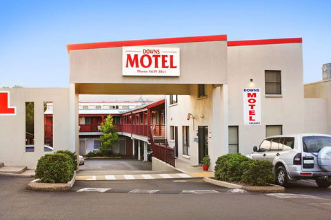 Downs Motel - Accommodation Main Beach 0