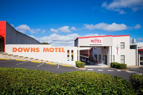 Downs Motel - Accommodation Main Beach 1