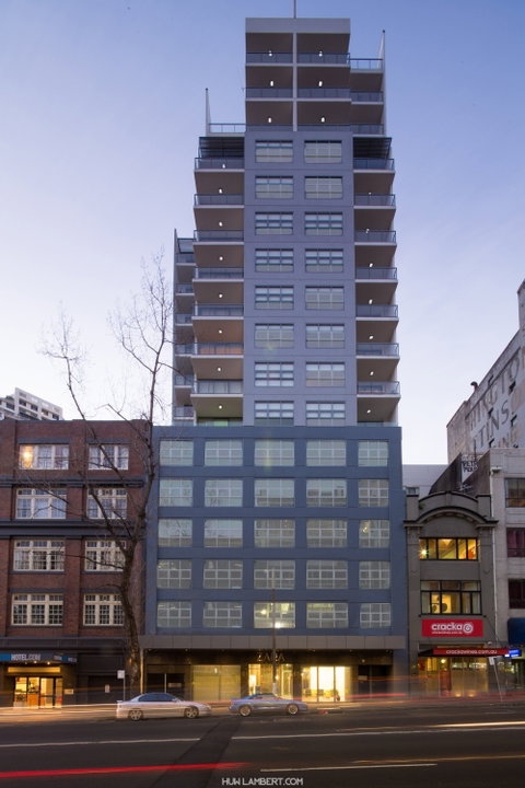 Zara Tower Serviced Apartments - Accommodation Main Beach 0