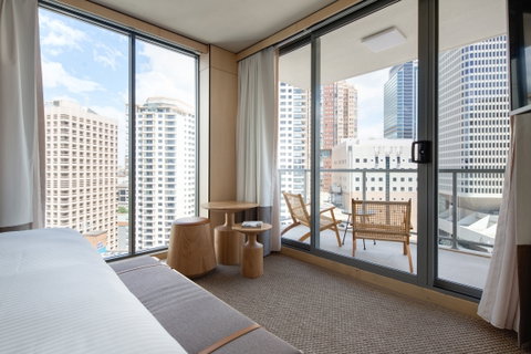 Zara Tower Serviced Apartments - Accommodation Main Beach 1