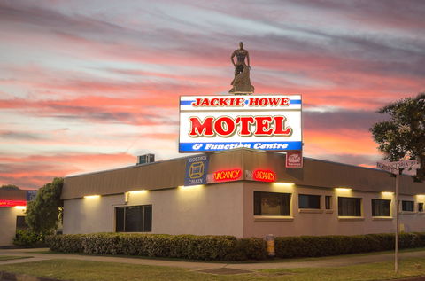 Jackie Howe Motel - Accommodation Main Beach 0