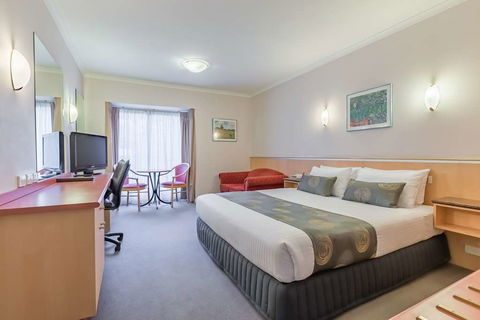 Waverley International Hotel - Accommodation Main Beach 0