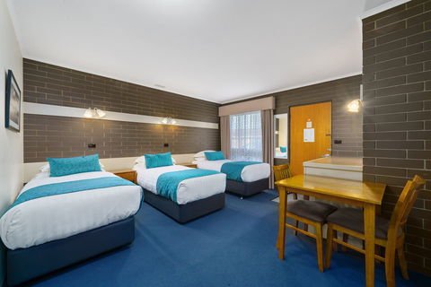 Stagecoach Motel - Accommodation Main Beach 2