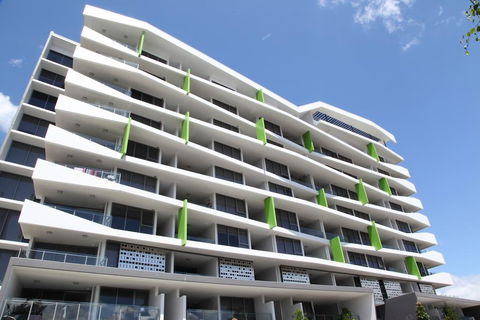 Code Apartments - Accommodation Main Beach 0