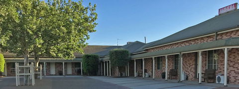 Country Gardens Motor Inn - Accommodation Main Beach 1