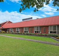 AAt 28 Goldsmith Motel - Accommodation Main Beach