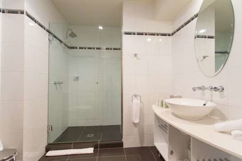 Peppers Seaport Hotel - Accommodation Main Beach 9