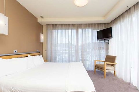 Peppers Seaport Hotel - Accommodation Main Beach 11