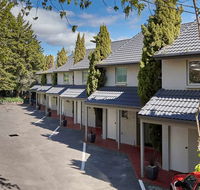 Elphin Villas - Accommodation Main Beach