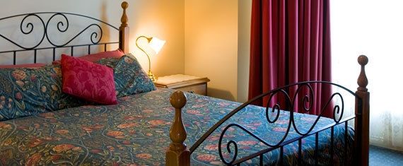  Accommodation Main Beach