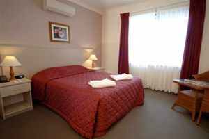 Warners At The Bay Motel - Accommodation Main Beach 2
