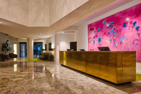 Eatons Hill Hotel - Accommodation Main Beach 1