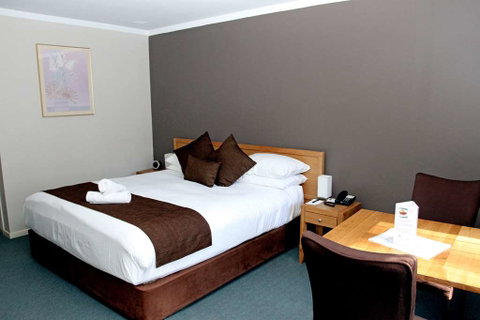 Hospitality Esperance, SureStay by BW - Accommodation Main Beach 2