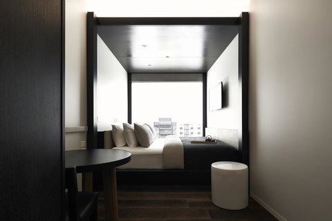 Little National Hotel Canberra - Accommodation Main Beach 0