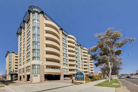 Adina Serviced Apartments Canberra James Court - Accommodation Main Beach 4