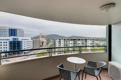 Adina Serviced Apartments Canberra James Court - Accommodation Main Beach 2