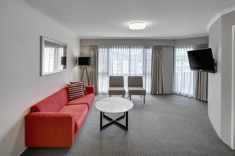 Adina Serviced Apartments Canberra James Court - Accommodation Main Beach 5