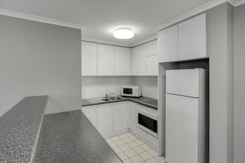 Adina Serviced Apartments Canberra James Court - Accommodation Main Beach 1