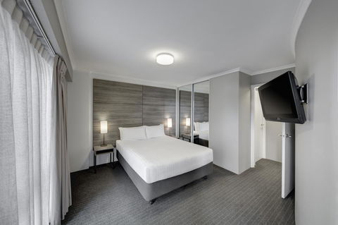 Adina Serviced Apartments Canberra James Court - Accommodation Main Beach 12