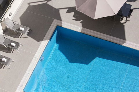 Adina Serviced Apartments Canberra James Court - Accommodation Main Beach 7