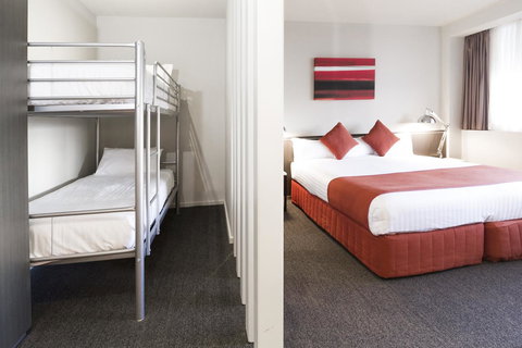 Abode Woden - Accommodation Main Beach 19