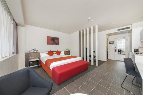 Abode Woden - Accommodation Main Beach 17