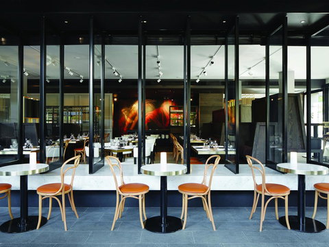 Brassey Hotel - Managed By Doma Hotels - Accommodation Main Beach 24