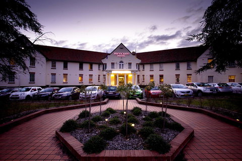 Mercure Canberra - Accommodation Main Beach 23