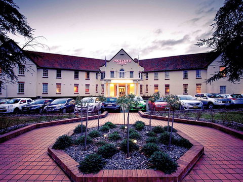 Mercure Canberra - Accommodation Main Beach 0