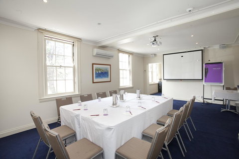 Mercure Canberra - Accommodation Main Beach 37