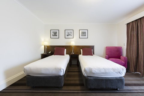 Mercure Canberra - Accommodation Main Beach 9