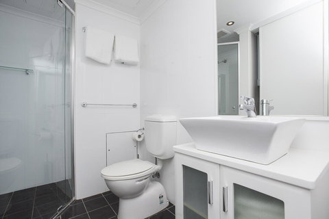 CityStyle Apartments - Accommodation Main Beach 9