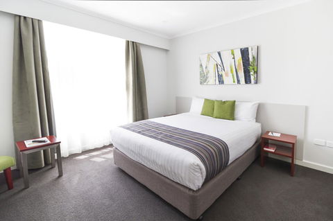 Abode Narrabundah - Accommodation Main Beach 4