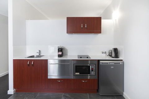 Abode Narrabundah - Accommodation Main Beach 1