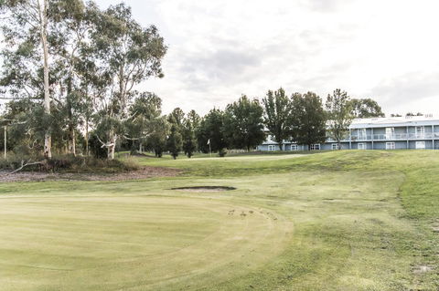 Abode Narrabundah - Accommodation Main Beach 18