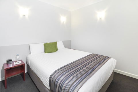 Abode Narrabundah - Accommodation Main Beach 5