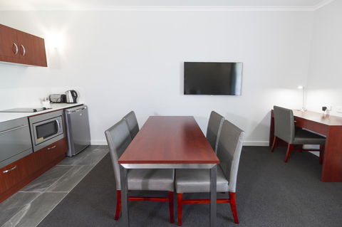 Abode Narrabundah - Accommodation Main Beach 8