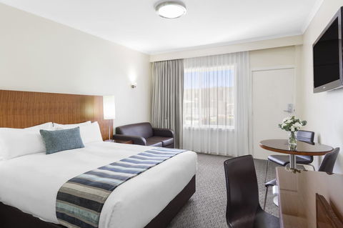 Garden City Hotel, Best Western Signature Collection - Accommodation Main Beach 1